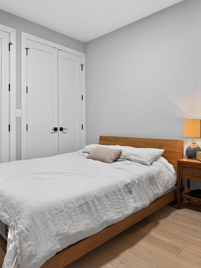 Building Photo - 2818 W Fletcher St