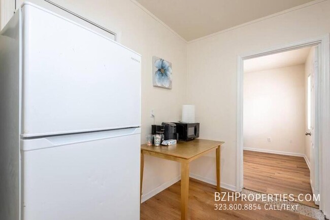 Building Photo - Newly Renovated 1Bed 1Bath Minutes from USC.