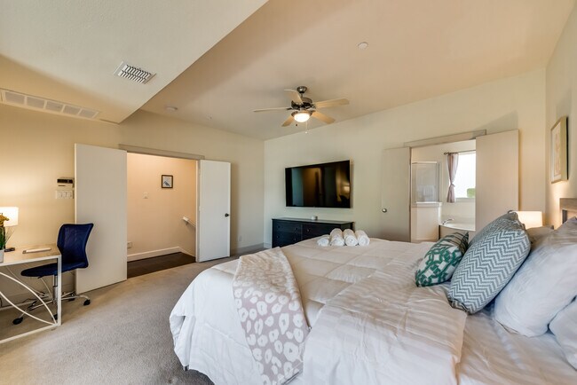 Building Photo - 2718 Floyd St