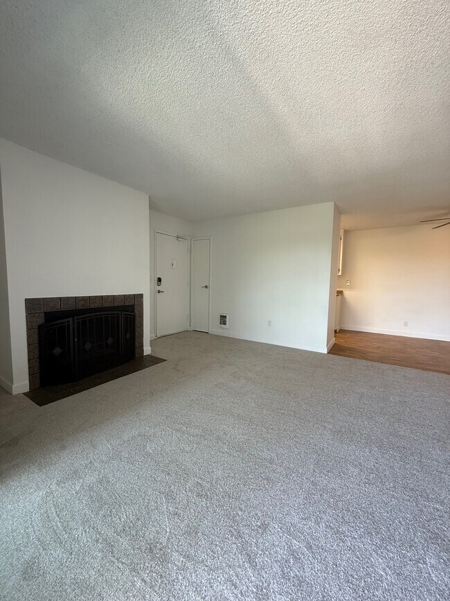 Building Photo - 445 Ignacio Blvd