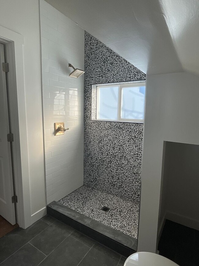 Building Photo - ADU blocks from Tennyson St! Available February 1st!