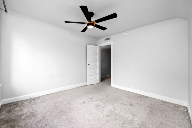 Building Photo - Modern Comfort Meets Prime Oakley Living –...