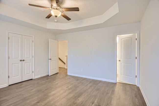 Building Photo - Move-In Special! 3 Bed/3 Bath Townhome with Garage / Pet-Friendly / Available Now!