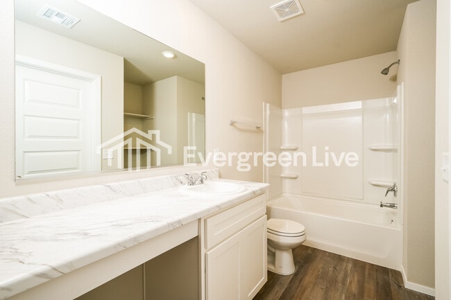 Building Photo - 10174 E Biswell Ln