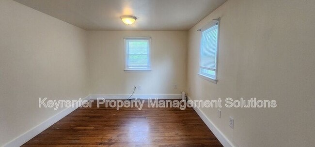 Building Photo - 813 Highland Ave