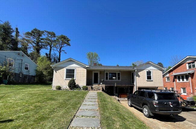 Building Photo - 9 Winston Ave