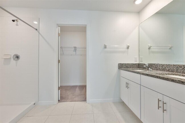 Building Photo - 9913 Jackfruit Ct