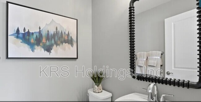 Building Photo - 3738 District Dr