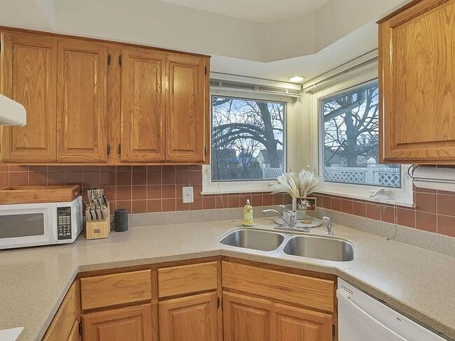 Building Photo - 5554 Fescue Dr