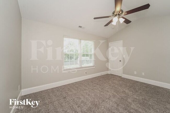Building Photo - 115 Kings Drive