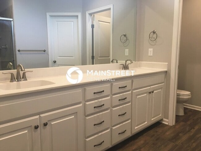Building Photo - 4 Bedroom Pet-Friendly Home in Grain Valle...