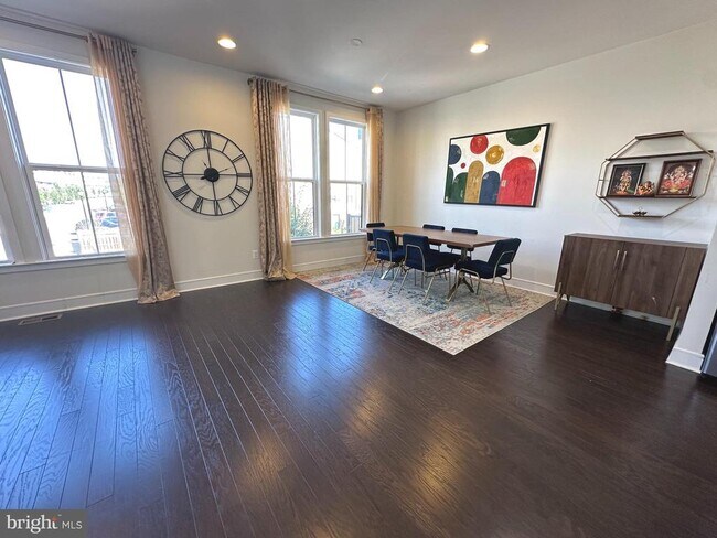 Building Photo - 23115 Cottonwillow Sq