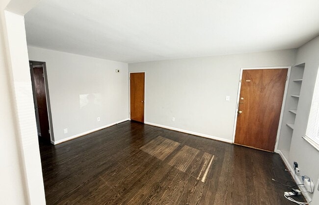 Building Photo - 458 Wood Ave