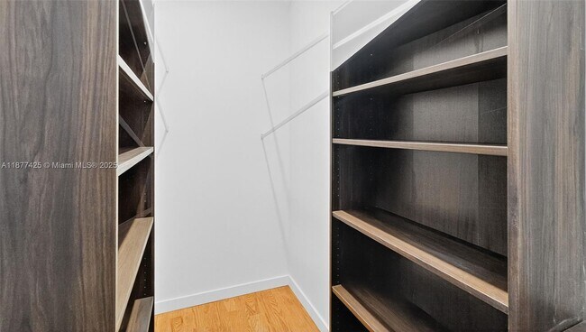 Building Photo - 2330 Overbrook St