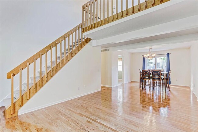 Building Photo - 1285 Courtney Dr