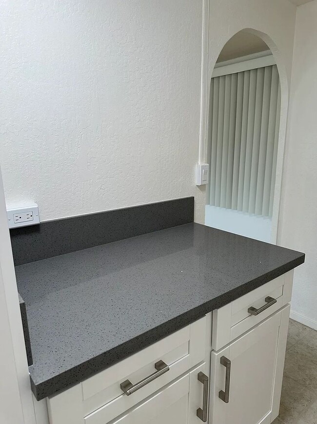 Building Photo - Spacious, 4 bedroom 2 bath single family home in Mililani located on a cul de sac.