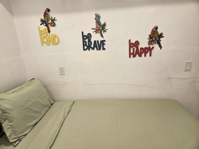 Building Photo - 812 Marlin St