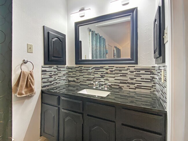 Building Photo - Beautifully Maintained 3 bedoom 2 bath Rental Home that Blends Comfort, Modern Convenience, and T...