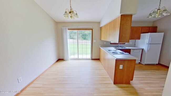 Building Photo - 1043 Shirley Dr