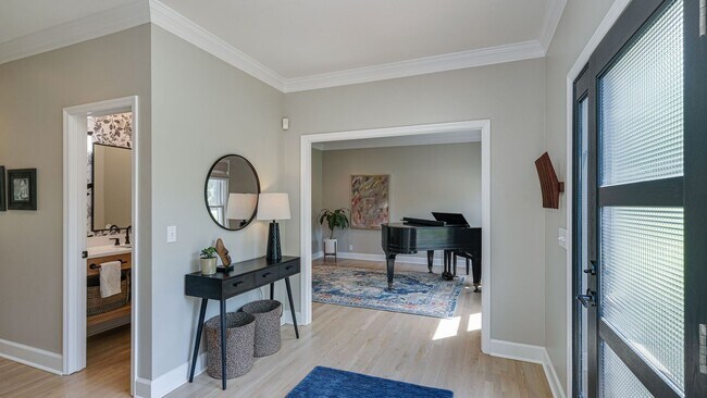 Building Photo - Modern Remodeled 4 Bedroom Rental Home in Brentwood