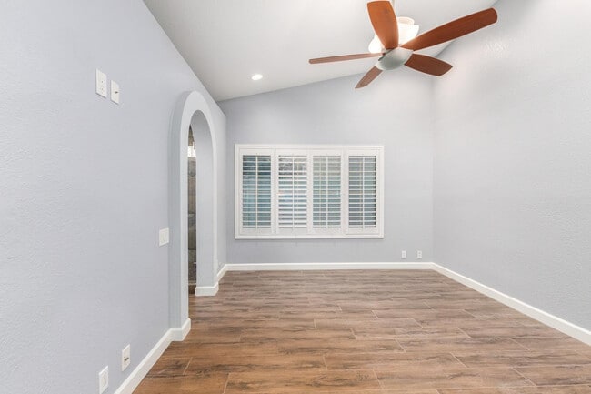 Building Photo - 11188 N 110th Pl