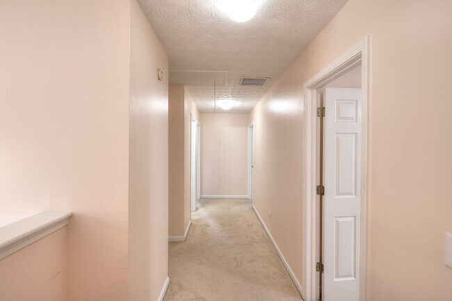 Building Photo - 665 Walnut Creek Dr NW
