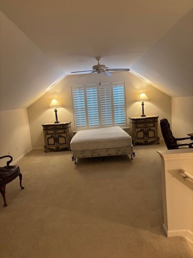 Building Photo - Welcome to Abbey Glen