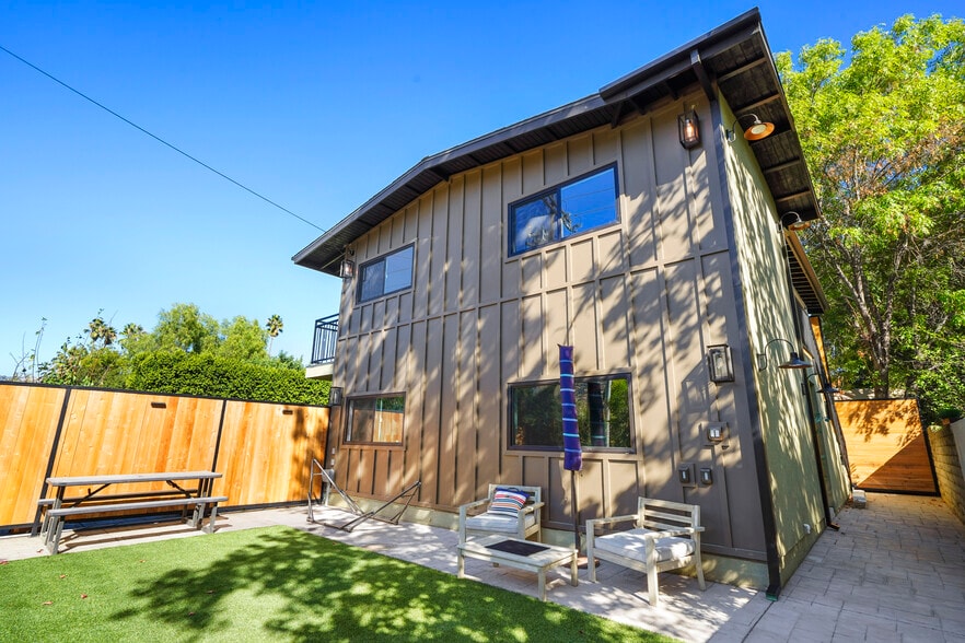 Building Photo - 10028 Shoup Ave