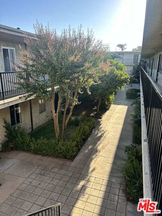 Primary Photo - 8800 Cedros Ave