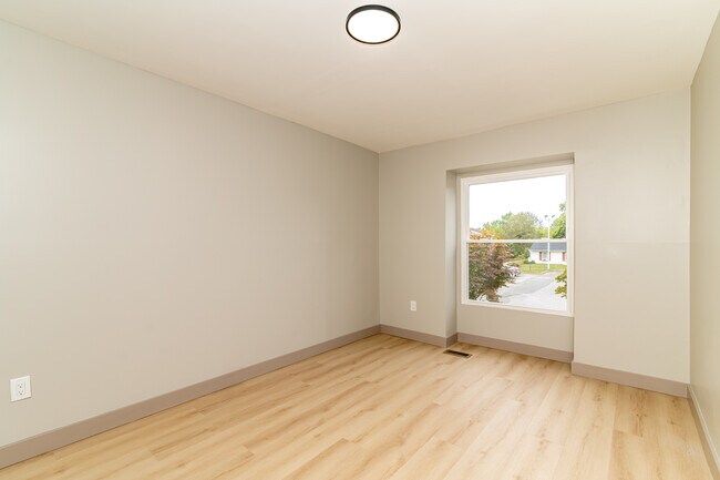 Building Photo - 4 Magnolia Ct