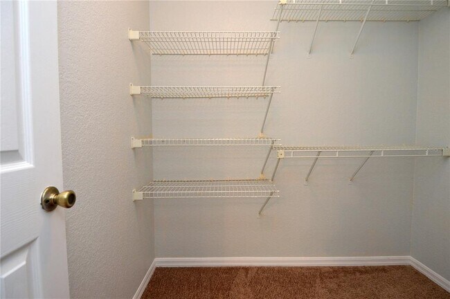 Building Photo - 10265 Gandy Blvd N