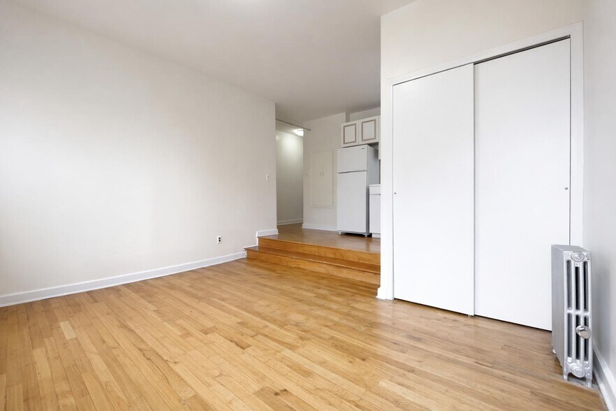 Building Photo - 182 Claremont Ave