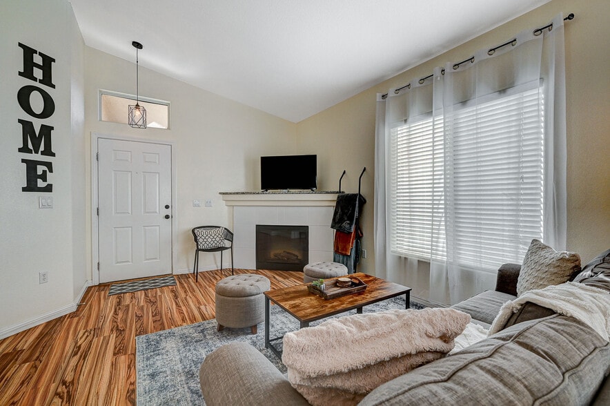 Building Photo - 3351 Indian Shadow St