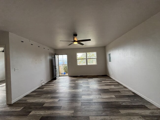 Building Photo - Unfurnished 2 bed/1 bath Kula Cottage with fully fenced yard