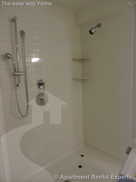 Building Photo - 10 Soden St