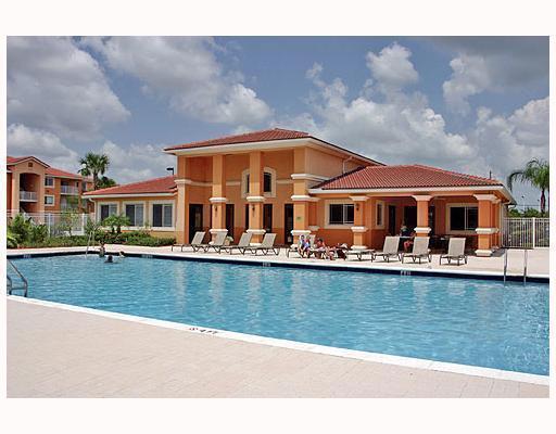 Building Photo - 161 SW Palm Dr