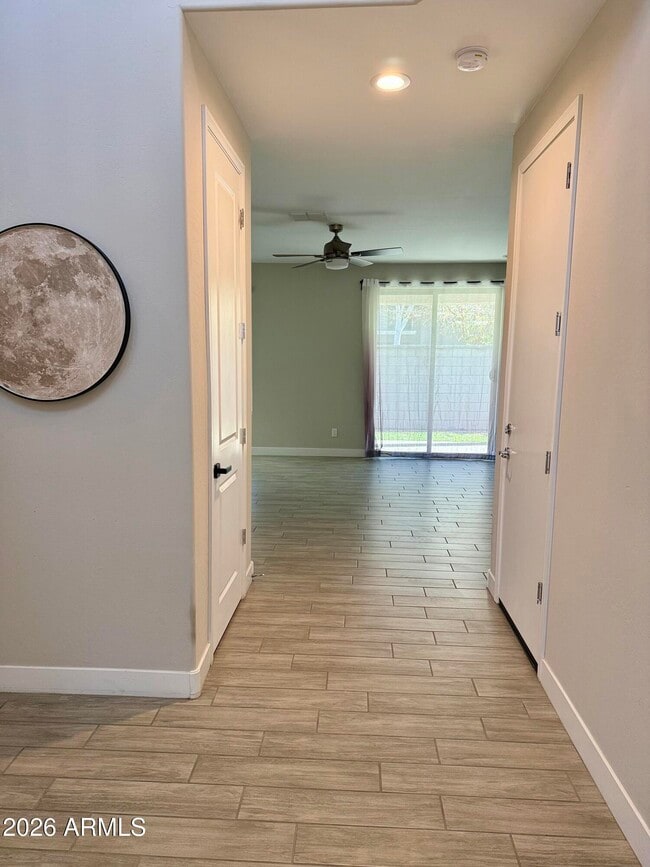 Building Photo - 1099 S Peden Dr