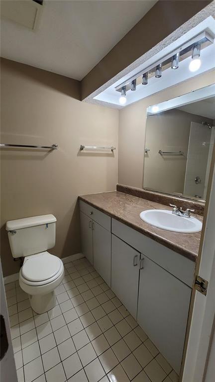Building Photo - 5005 Johns Creek Ct