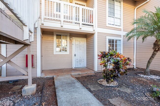 Building Photo - 2BR 2BA Townhouse in Waipio with PARKING!