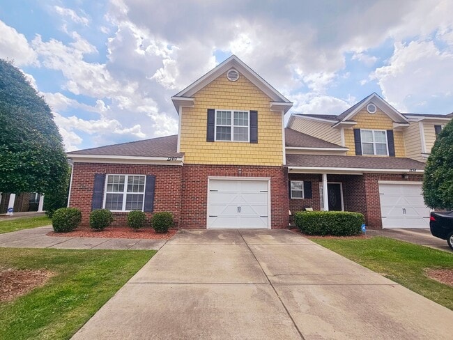Building Photo - Townhouse  At West Park Place