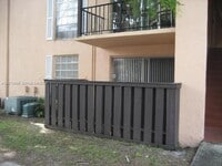 Building Photo - 10810 N Kendall Dr