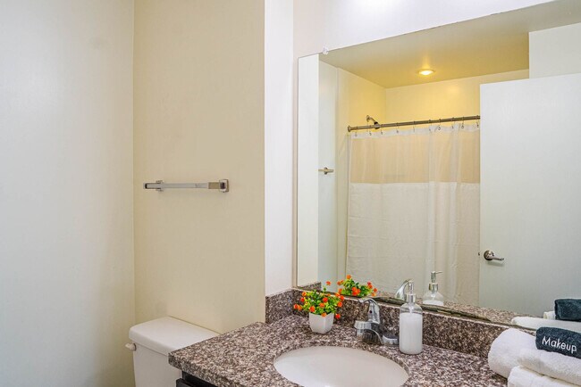 Building Photo - 333 E Roosevelt St