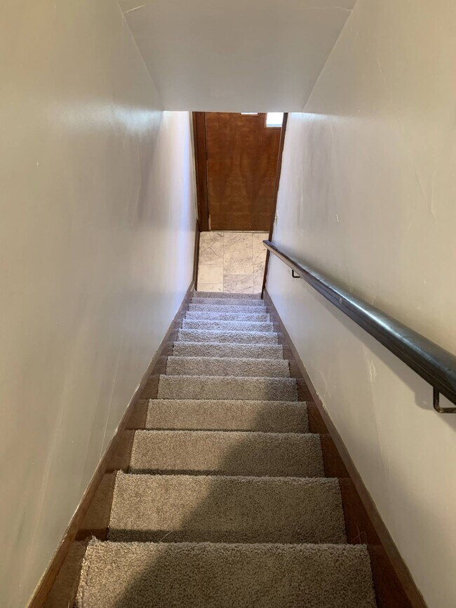 Building Photo - 113 Hammer Ave