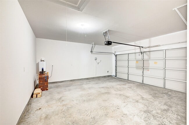 Building Photo - 8403 Oceanmist Cv Dr