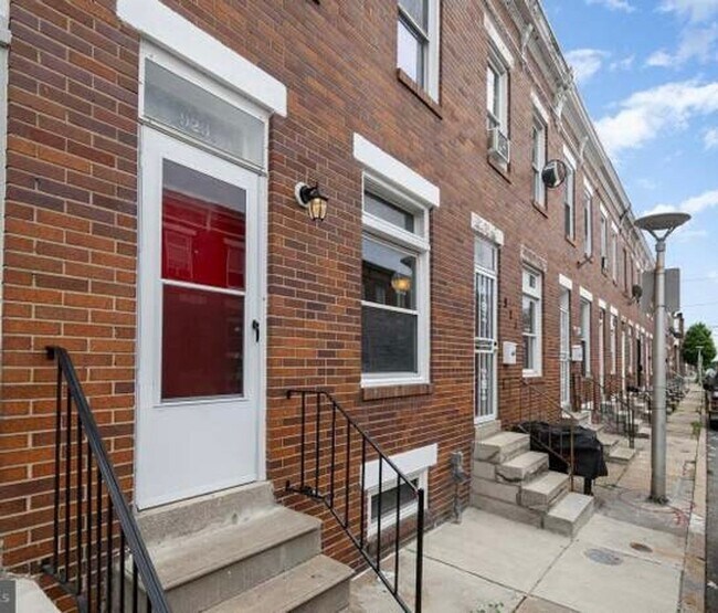 Building Photo - Beautifully Remodeled 2BR Home with Den and Finished Basement