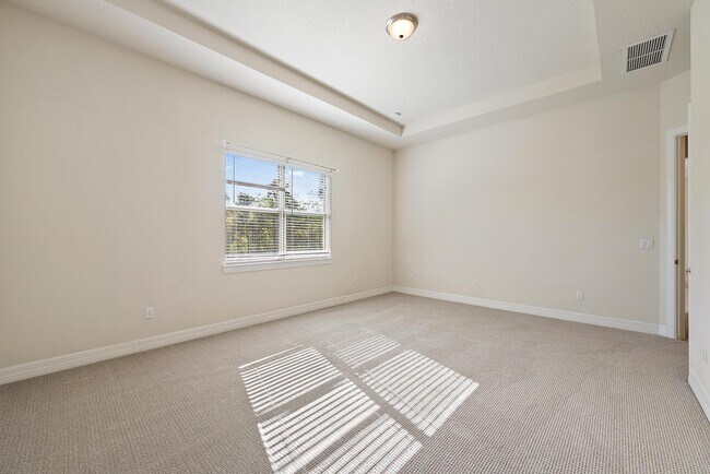 Building Photo - 127 Shores Pointe Dr