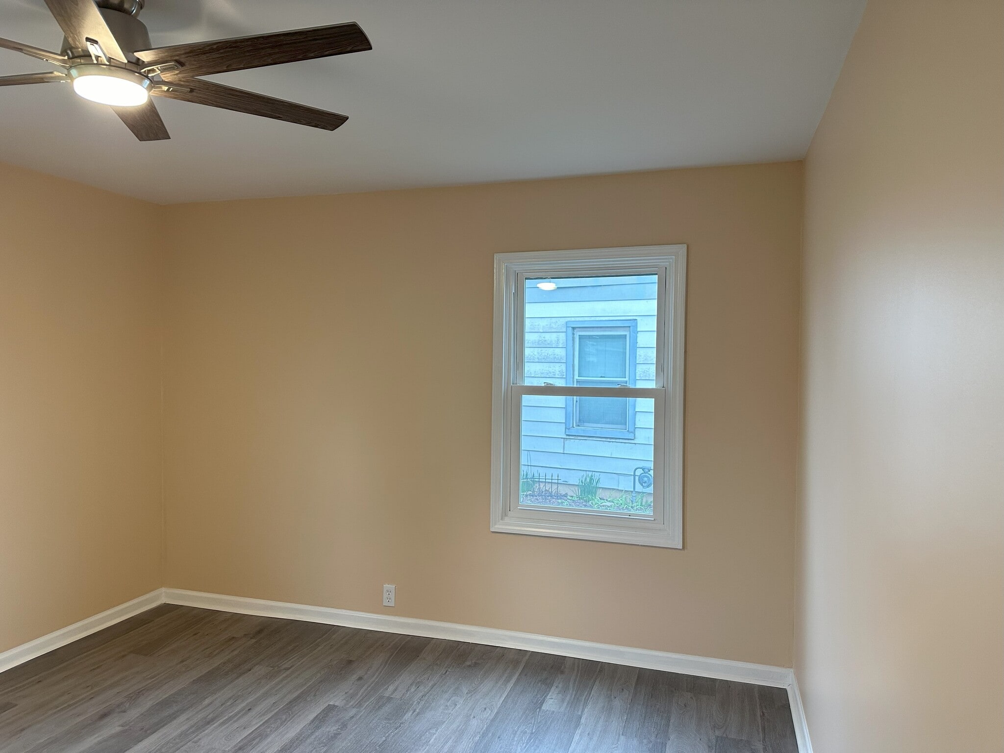 Building Photo - 508 Kenyon Ave