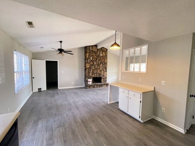Building Photo - 1501 Westview Dr NW