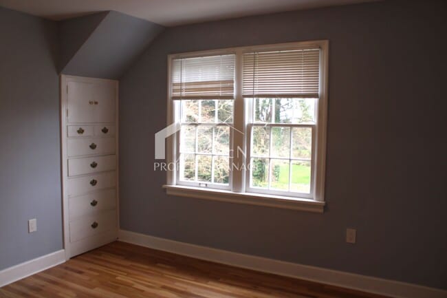 Building Photo - 5 Bedroom, 4 Bathroom Historic Tacoma Home