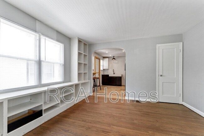 Building Photo - 4539 Crittenden Ave